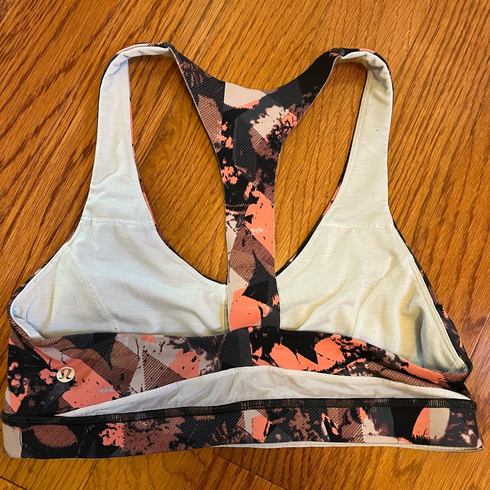 Lululemon sports bra